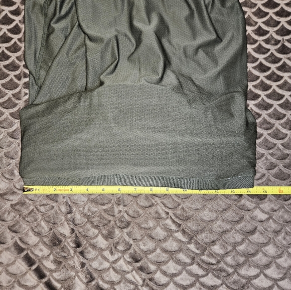 G85. Lululemon Wrap It Up Tank in Jazzy White Gator Green/Gator Green - Size 10 - Picture 6 of 8